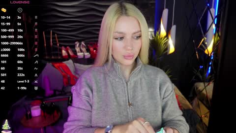 Snapshot of mistress_darsy chatting on January 18, 2025, 5:52 am Darsy online show from January 18, 2025, 5:52 am