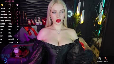 Snapshot of mistress_darsy chatting on January 19, 2025, 5:18 pm Darsy online show from January 19, 2025, 5:18 pm
