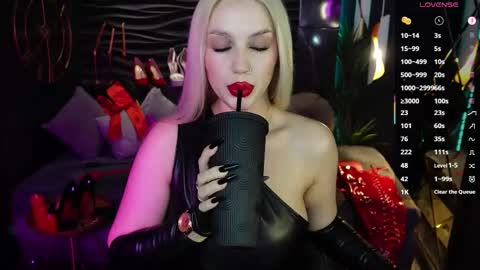 Snapshot of mistress_darsy chatting on February 26, 2025, 12:14 pm Darsy online show from February 26, 2025, 12:14 pm