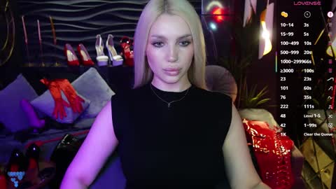 Snapshot of mistress_darsy chatting on March 1, 2025, 6:03 am Darsy online show from March 1, 2025, 6:03 am