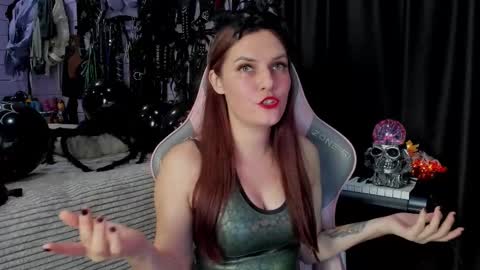 Dirty Priest and Ivi online show from October 26, 2025, 8:59 pm