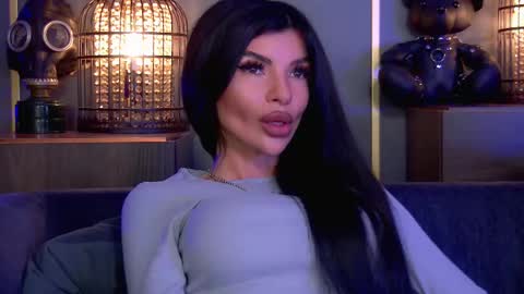 Elenia online show from March 28, 2026, 12:27 pm