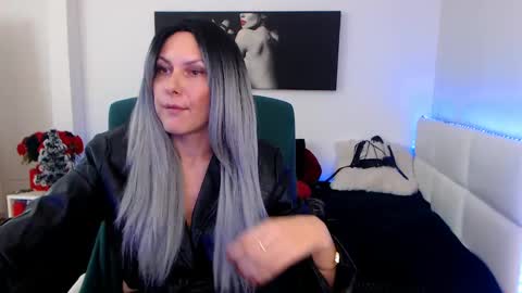 MistressEvelyn  online show from December 9, 2024, 10:54 am