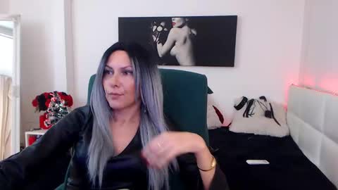 MistressEvelyn  online show from December 10, 2024, 6:44 am
