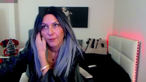 MistressEvelyn  online show from December 23, 2024, 1:03 pm