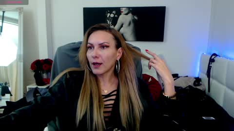 MistressEvelyn  online show from February 3, 2025, 10:36 am