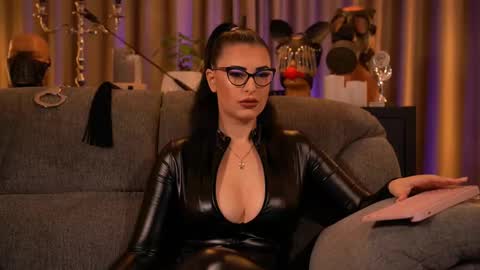 Mistress Kelly online show from September 28, 2025, 9:31 pm