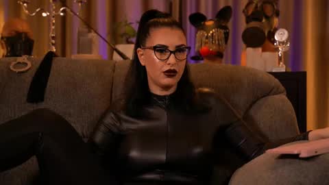 Mistress Kelly online show from November 10, 2025, 12:20 am