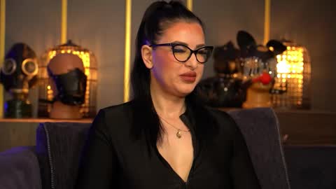 Snapshot of mistresskellykent chatting on March 8, 2026, 12:08 am Mistress Kelly online show from March 8, 2026, 12:08 am