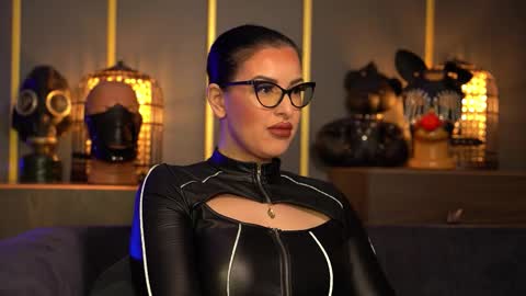 Snapshot of mistresskellykent chatting on March 9, 2026, 10:58 pm Mistress Kelly online show from March 9, 2026, 10:58 pm