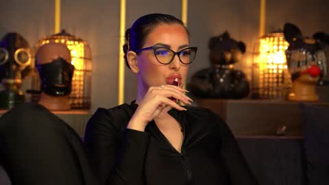 Snapshot of mistresskellykent chatting on March 27, 2026, 9:14 pm Mistress Kelly online show from March 27, 2026, 9:14 pm