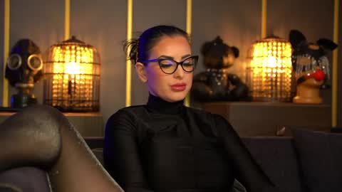 Snapshot of mistresskellykent chatting on April 2, 2026, 8:39 pm Mistress Kelly online show from April 2, 2026, 8:39 pm