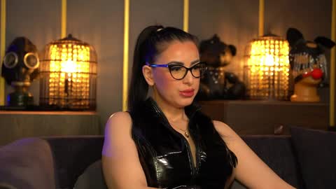 Snapshot of mistresskellykent chatting on April 4, 2026, 11:57 pm Mistress Kelly online show from April 4, 2026, 11:57 pm