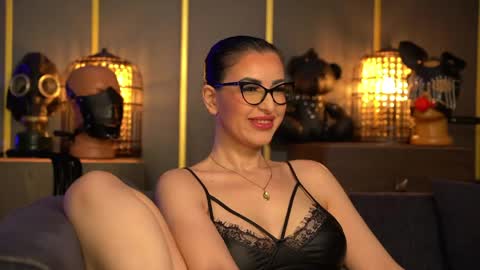 Snapshot of mistresskellykent chatting on April 9, 2026, 9:53 pm Mistress Kelly online show from April 9, 2026, 9:53 pm