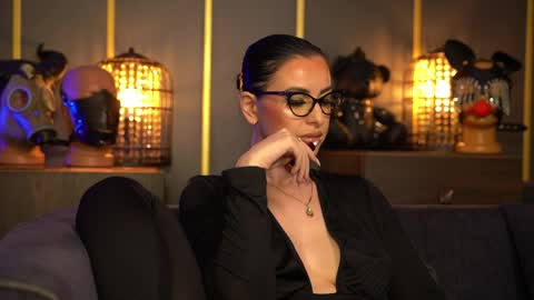 Snapshot of mistresskellykent chatting on April 26, 2026, 9:45 pm Mistress Kelly online show from April 26, 2026, 9:45 pm