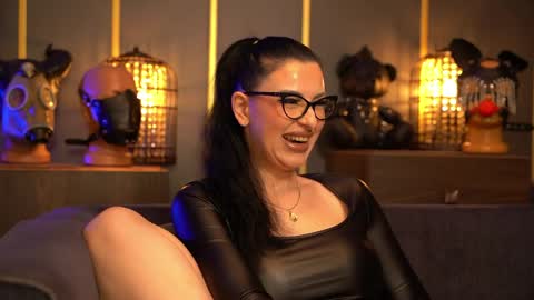Snapshot of mistresskellykent chatting on May 11, 2026, 8:06 pm Mistress Kelly online show from May 11, 2026, 8:06 pm