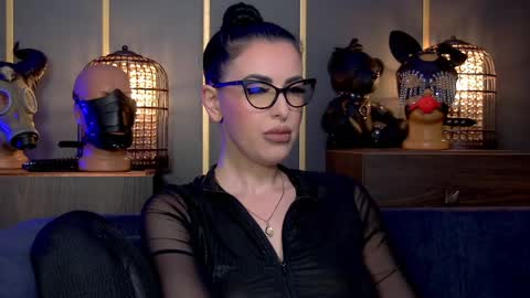 Snapshot of mistresskellykent chatting on May 24, 2026, 11:32 pm Mistress Kelly online show from May 24, 2026, 11:32 pm