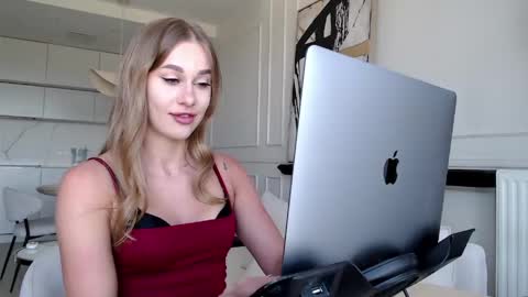 mistressuniverse online show from May 29, 2026, 10:13 am