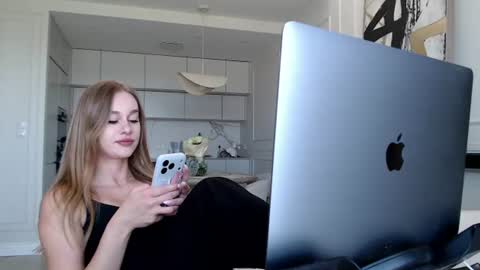 Snapshot of mistressuniverse chatting on June 22, 2026, 8:44 am mistressuniverse online show from June 22, 2026, 8:44 am
