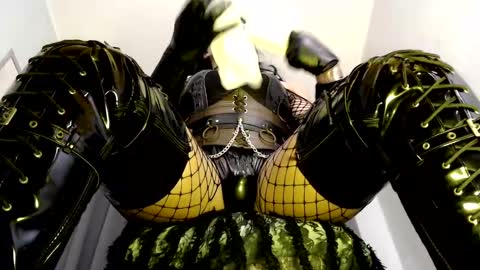 Snapshot of mistynox chatting on January 31, 2025, 3:52 am Mistress MISTY online show from January 31, 2025, 3:52 am