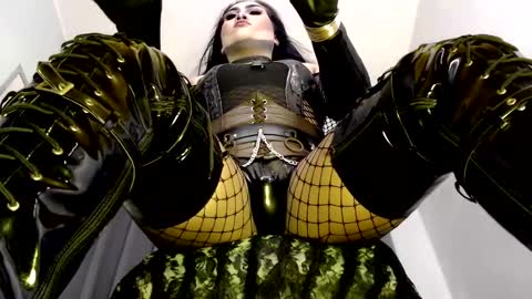 Snapshot of mistynox chatting on February 17, 2025, 12:32 am Mistress MISTY online show from February 17, 2025, 12:32 am