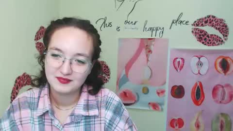 Aria online show from November 19, 2025, 7:19 am