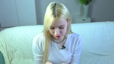 MistyXNight online show from January 14, 2026, 11:49 am