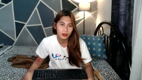 Snapshot of mitssuri_foxy chatting on January 2, 2025, 1:06 am Davey online show from January 2, 2025, 1:06 am