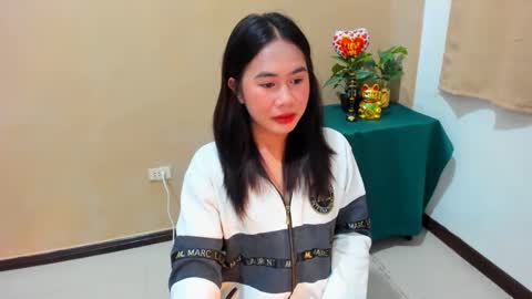 Snapshot of mitsuri_yuki chatting on September 24, 2025, 12:41 pm Mitsu online show from September 24, 2025, 12:41 pm