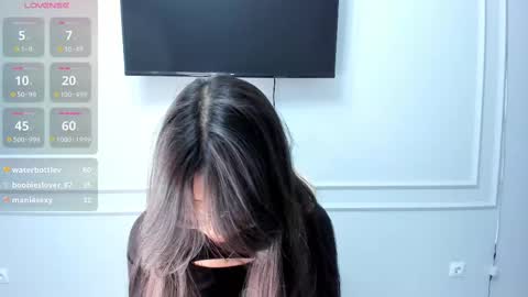   MIa   online show from March 7, 2025, 6:43 pm
