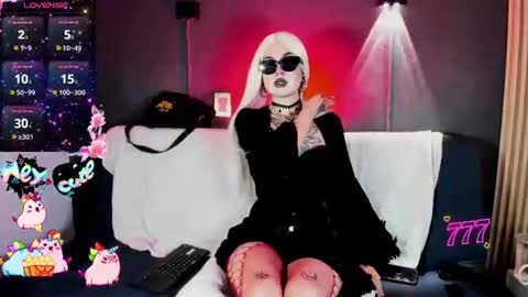 Snapshot of mix_carmilla chatting on June 14, 2026, 9:28 pm mix_carmilla online show from June 14, 2026, 9:28 pm