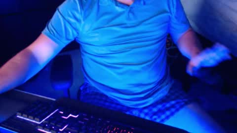 Snapshot of mixedasianforever chatting on January 7, 2026, 5:37 pm mixedasianforever online show from January 7, 2026, 5:37 pm