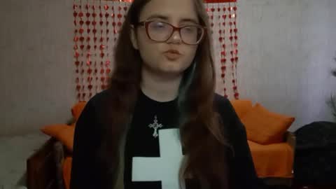 Milana online show from May 2, 2026, 9:58 am