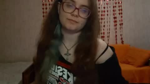 Milana online show from May 20, 2026, 7:47 am