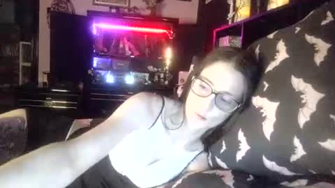 Mizz Bonez online show from July 3, 2026, 6:53 am