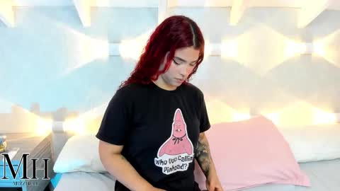 Snapshot of mizzhell_ chatting on January 16, 2026, 2:48 am mizzhell_ online show from January 16, 2026, 2:48 am