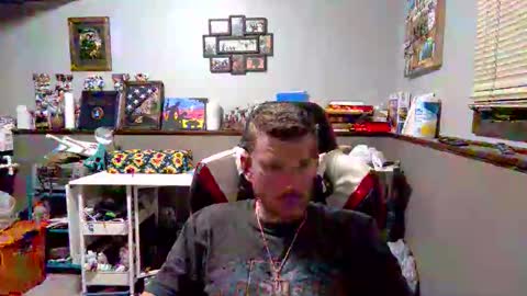 Snapshot of mjcheeseball chatting on November 9, 2025, 2:43 am mjcheeseball online show from November 9, 2025, 2:43 am