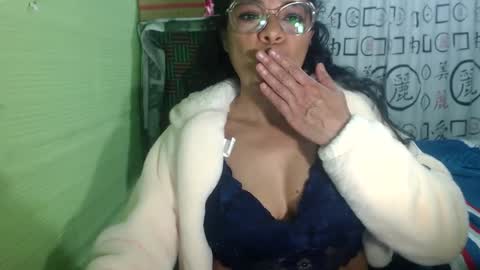 kelly online show from September 8, 2025, 7:35 pm