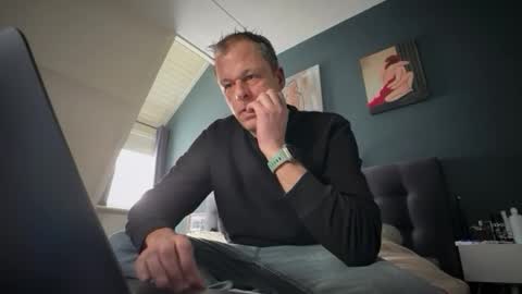 mme4you online show from January 7, 2026, 11:45 am