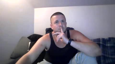 mmello2017 online show from September 17, 2025, 6:15 am