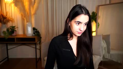 milkyway  online show from December 3, 2025, 6:06 pm