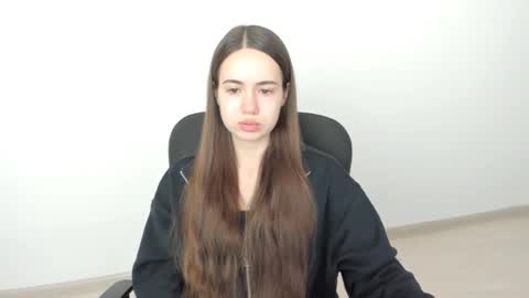 Snapshot of mmm_bananaa_ chatting on December 5, 2024, 6:55 pm Beata online show from December 5, 2024, 6:55 pm