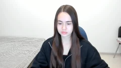 Snapshot of mmm_bananaa_ chatting on December 9, 2024, 2:06 pm Beata online show from December 9, 2024, 2:06 pm