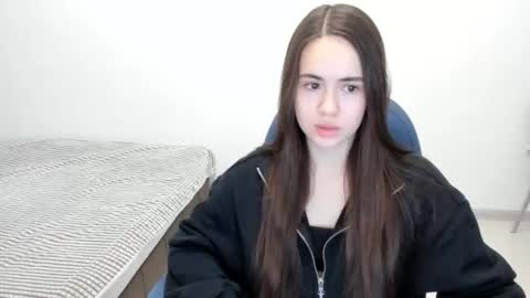 Snapshot of mmm_bananaa_ chatting on December 9, 2024, 5:30 pm Beata online show from December 9, 2024, 5:30 pm