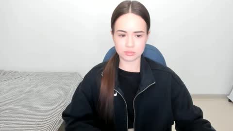 Snapshot of mmm_bananaa_ chatting on January 17, 2025, 4:36 pm Beata online show from January 17, 2025, 4:36 pm