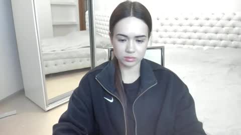 Snapshot of mmm_bananaa_ chatting on January 17, 2025, 7:38 pm Beata online show from January 17, 2025, 7:38 pm