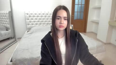 Snapshot of mmm_bananaa_ chatting on January 21, 2025, 8:32 pm Beata online show from January 21, 2025, 8:32 pm