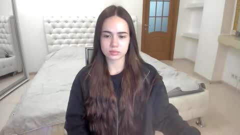 Snapshot of mmm_bananaa_ chatting on January 24, 2025, 6:25 pm Beata online show from January 24, 2025, 6:25 pm