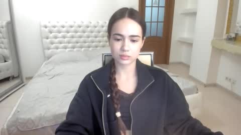 Snapshot of mmm_bananaa_ chatting on February 2, 2025, 5:26 pm Beata online show from February 2, 2025, 5:26 pm