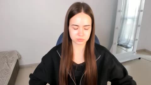 Snapshot of mmm_bananaa_ chatting on February 4, 2025, 12:33 pm Beata online show from February 4, 2025, 12:33 pm